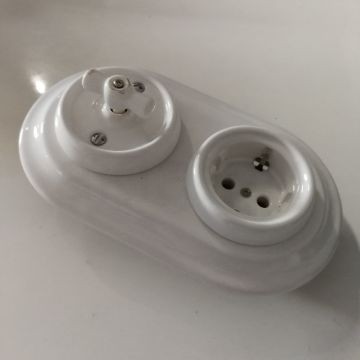 porcelan-kapcsolo-konnektor-feher