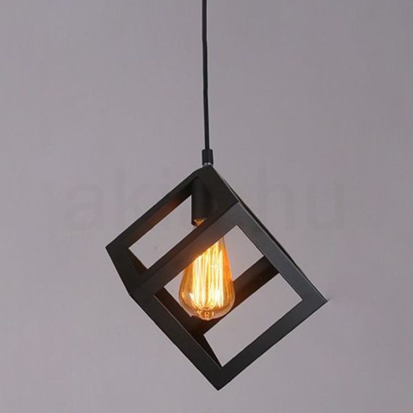 geometriai-fuggesztek-kocka-lampa
